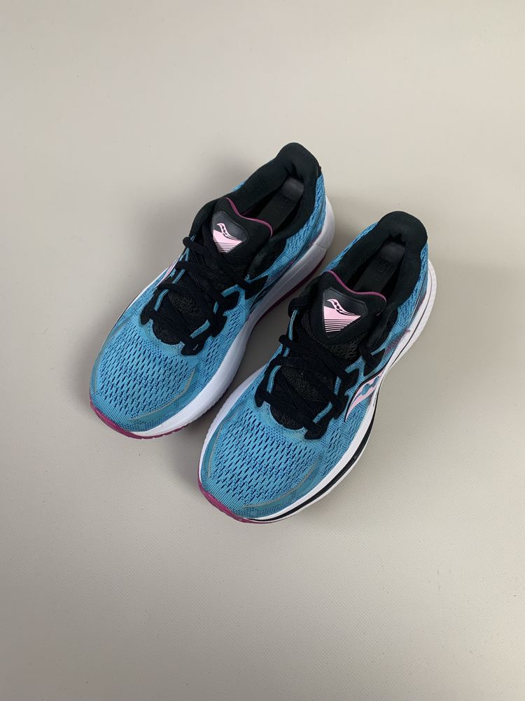 Кросівки saucony 37 розмір 23 см