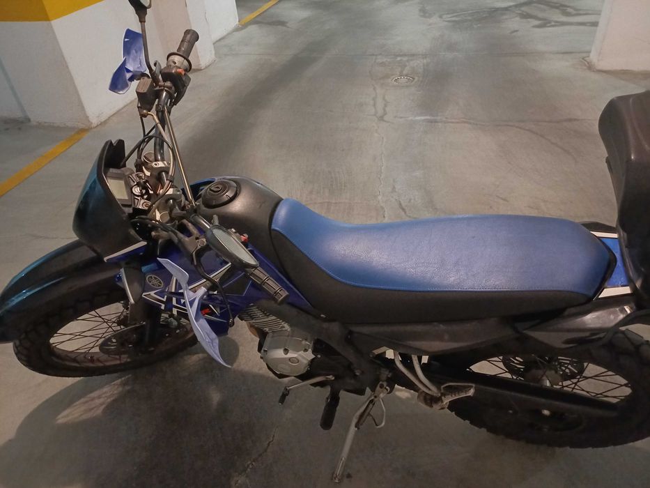 Yamaha XT 125R - Totalmente operacional. Uso regular