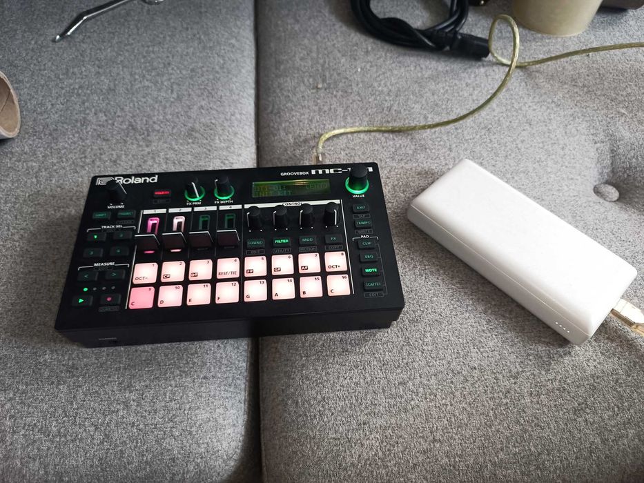 Roland MC-101 groovebox, sekwencer, sampler GWARANCJA