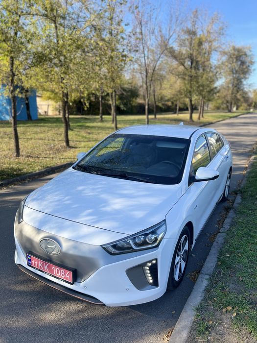 Продам авто у відмінному стані.максимальна комплектация