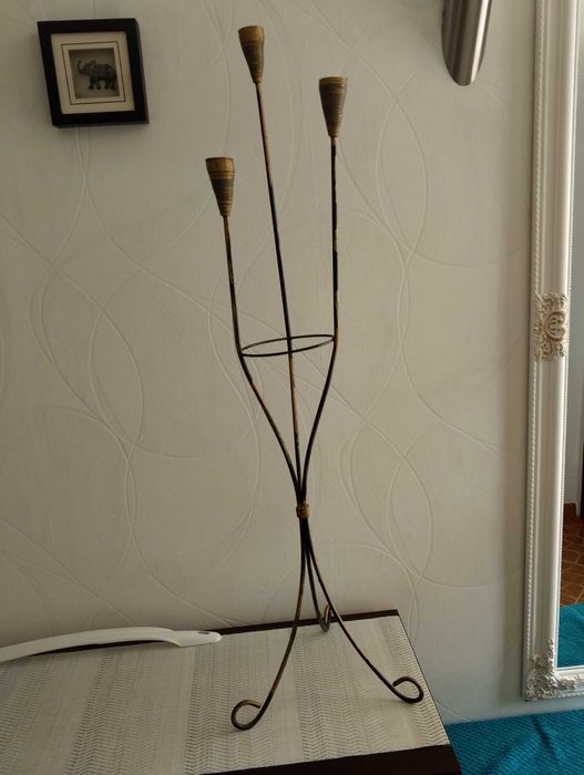 świecznik stojący na 3 świeczki