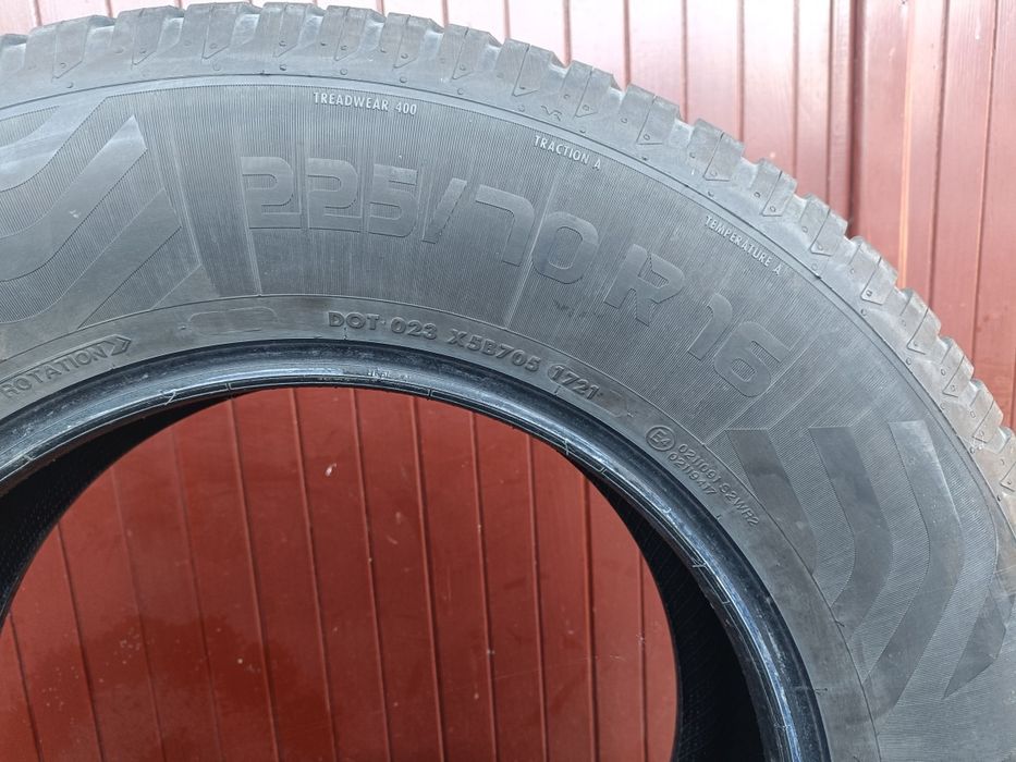 Opony zimowe 225x 70x 16 Vredestein