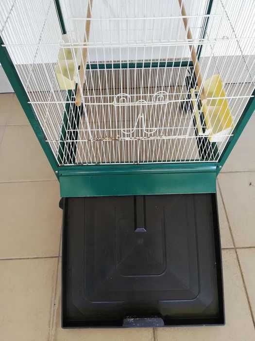 Viveiro de Aves com Dois Pisos e Rodas