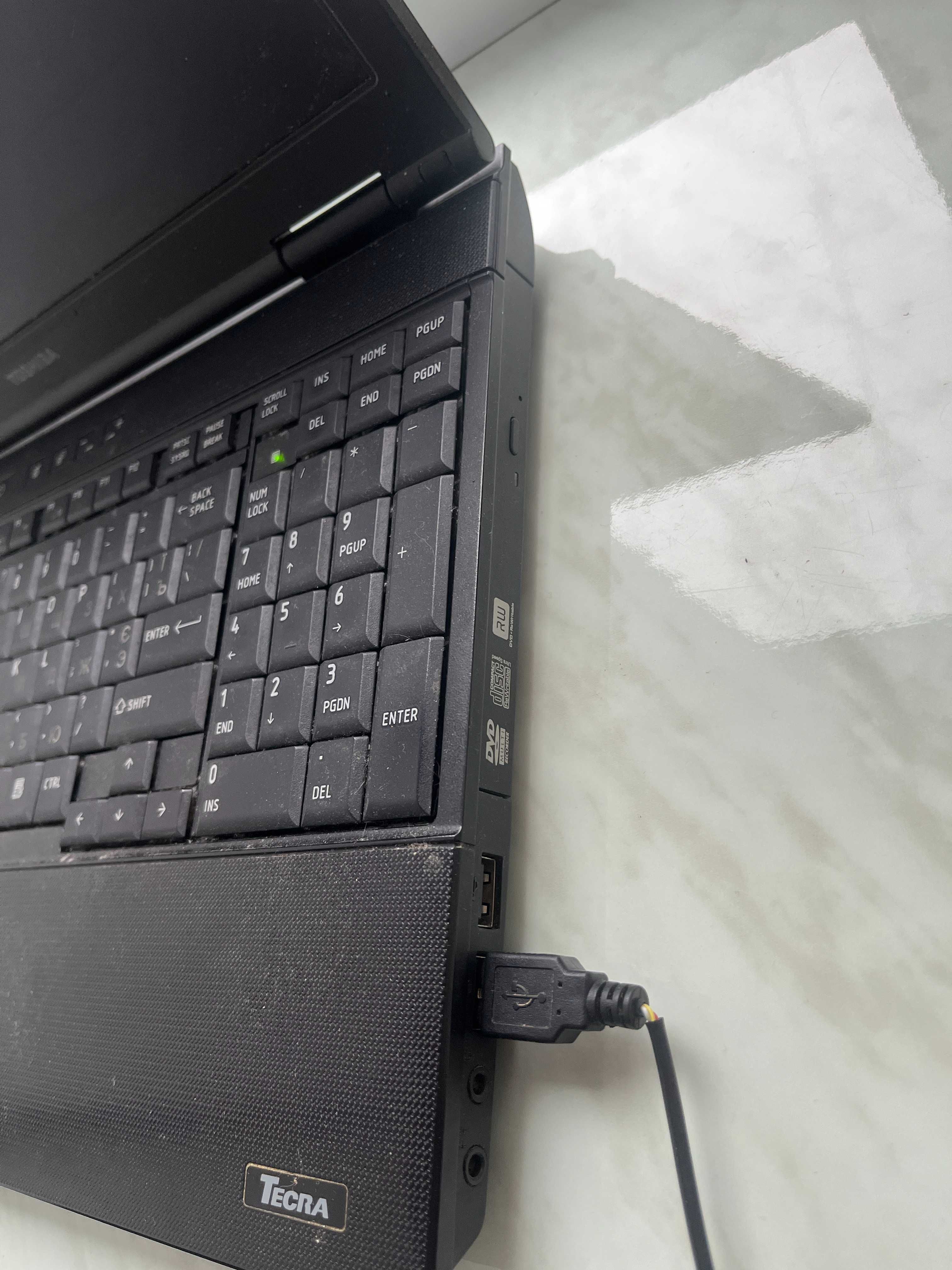 Toshiba tecra a11 на i3 і з відеокартую