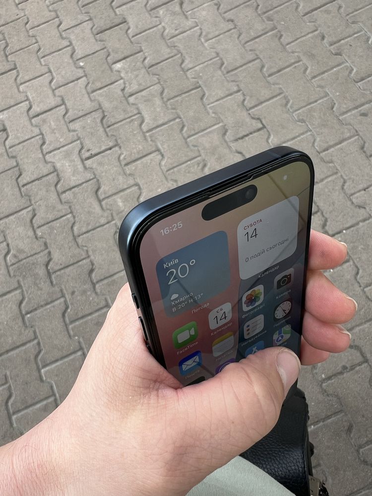 Продам iphone 15 pro 128Gb гарний стан батарея 100% рідна