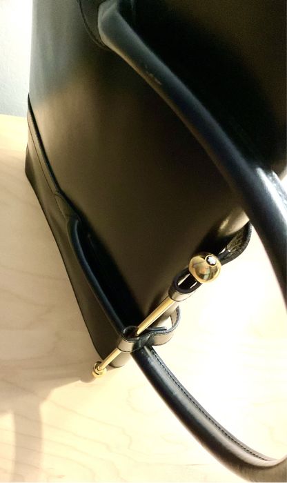 Pasta Montblanc em preto de pele e metal