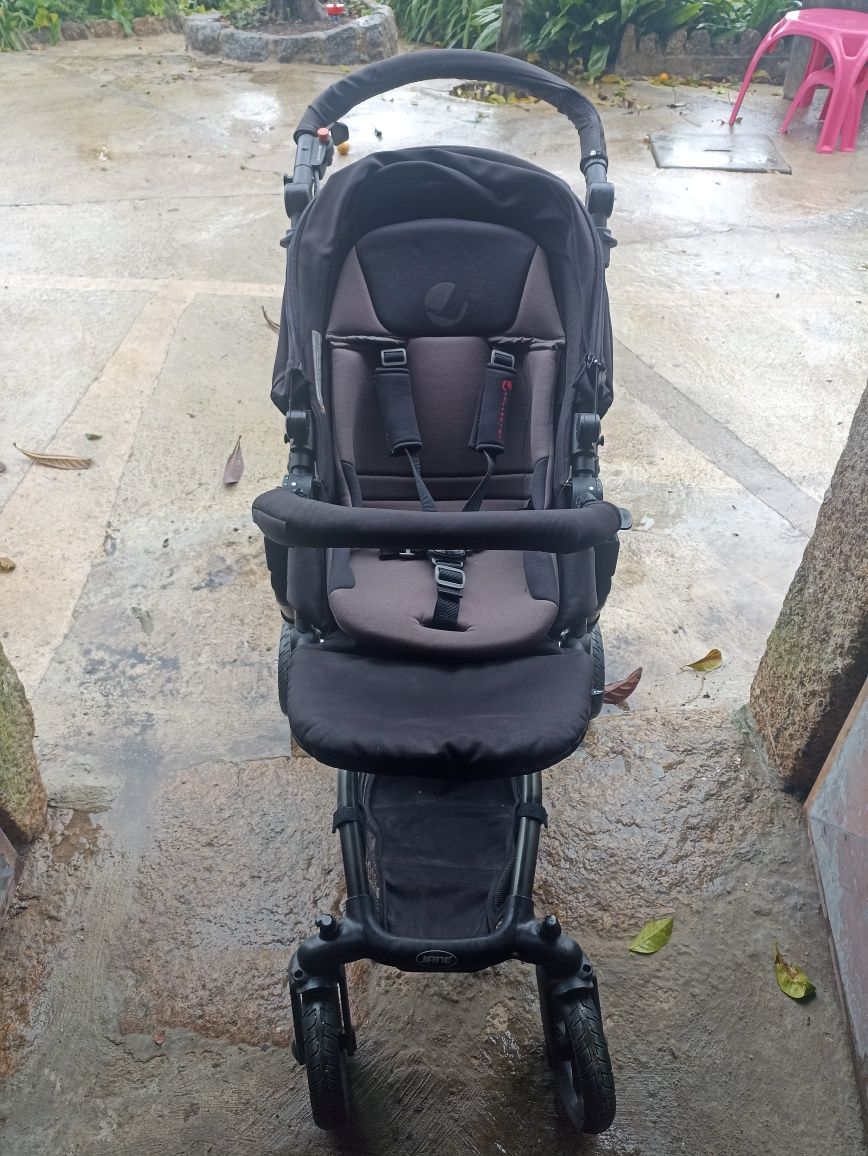 Carrinho de passeio da Jane com alcofa