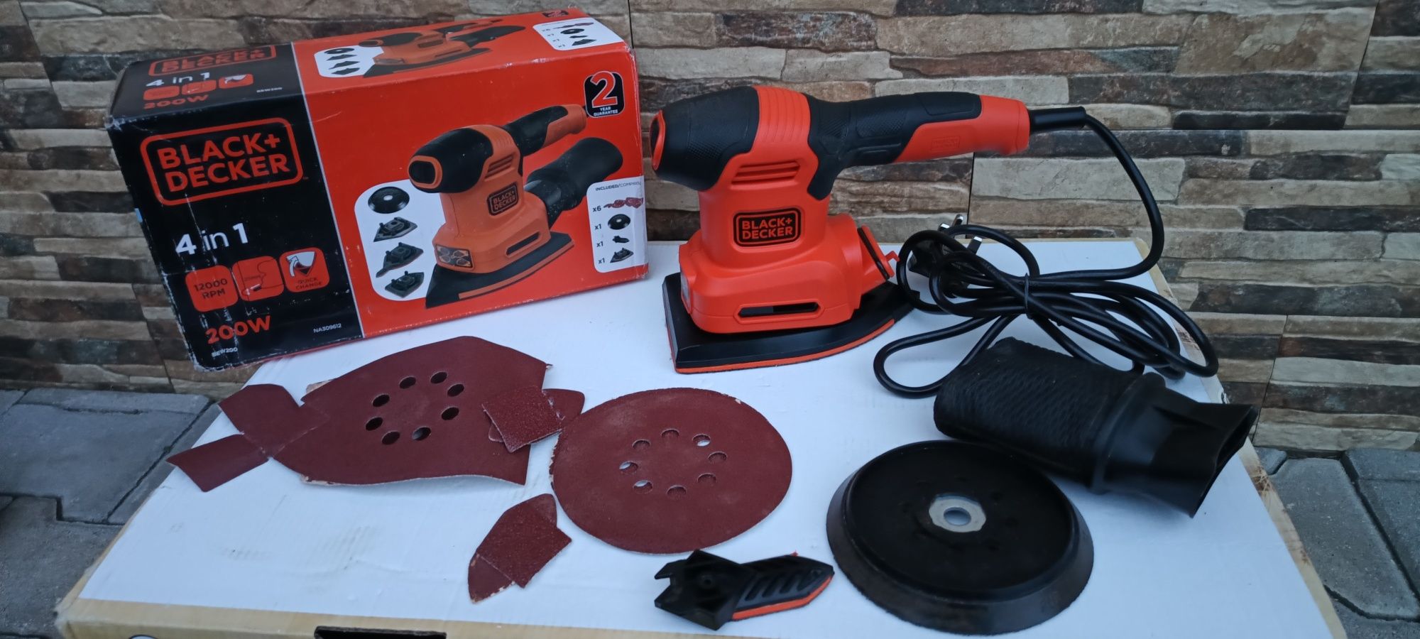 Szlifierka oscylacyjna Black&Decker 200W