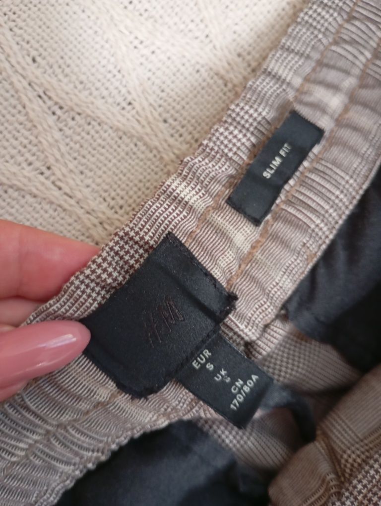 H&M S wygodne beżowe joggery Slim Fit w kratkę pas 38-45cm 94dł
