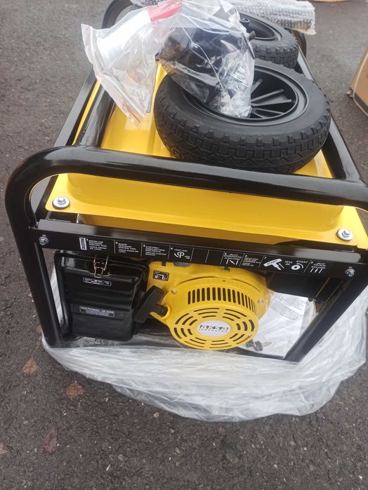 Генератор бензиновий Aksa AAP8000e3 220/380 в наявності