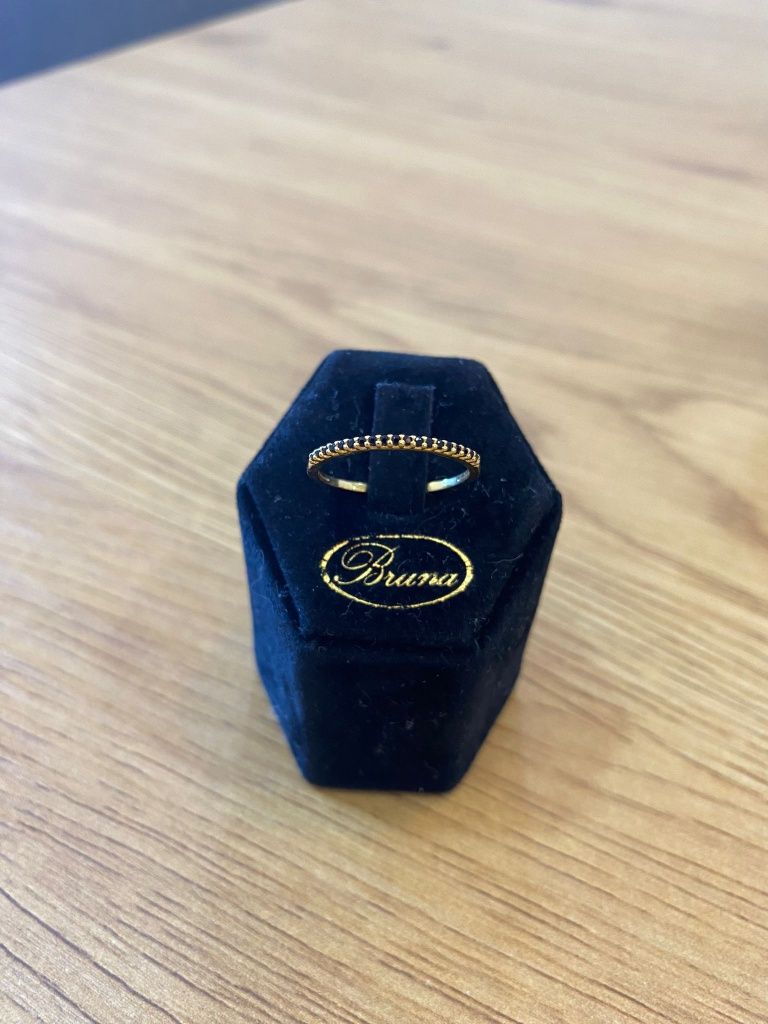 Anel semijoia zirconias negras com 2 banhos de ouro 18k