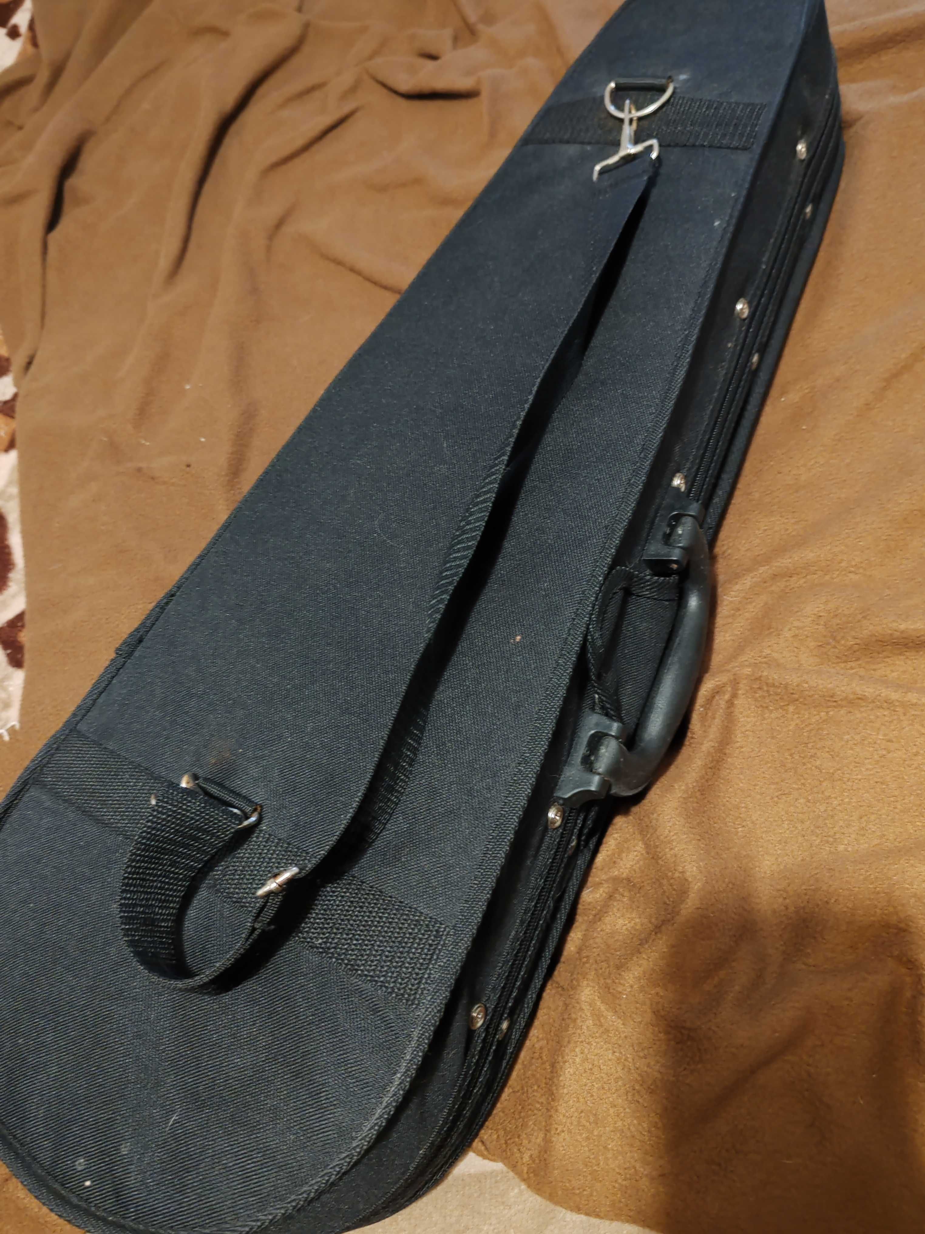 Violino com estojo