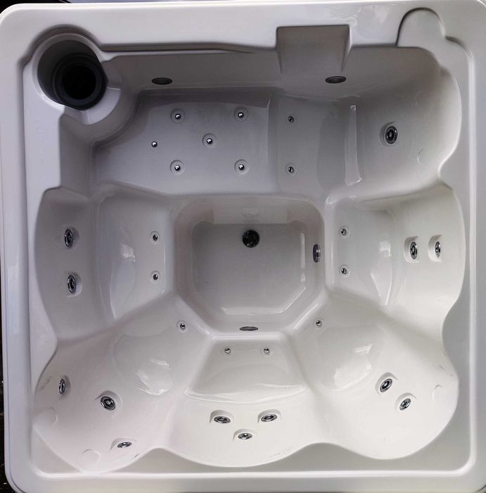 Wanna ogrodowa Spa 210x210 6-cio osobowa