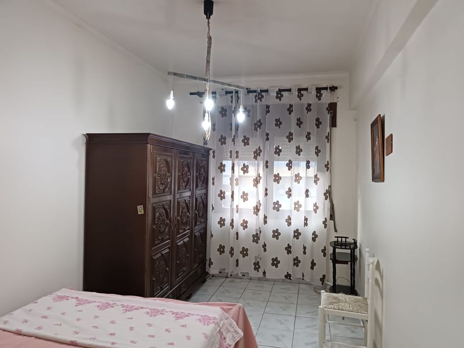 Arrenda se quarto