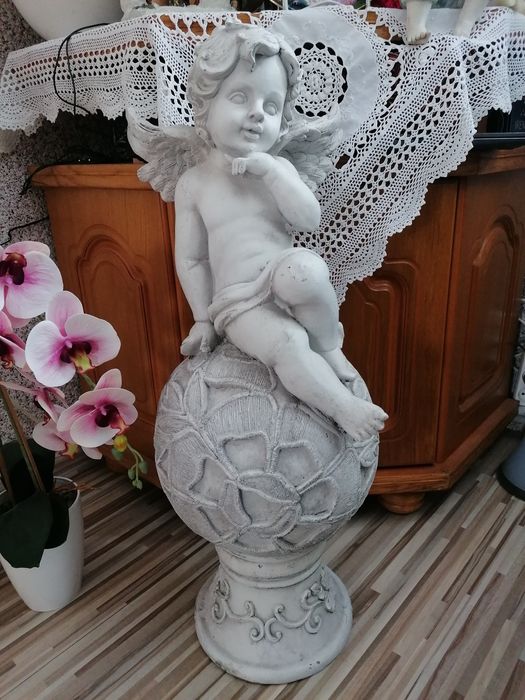 Anioł na kuli duży