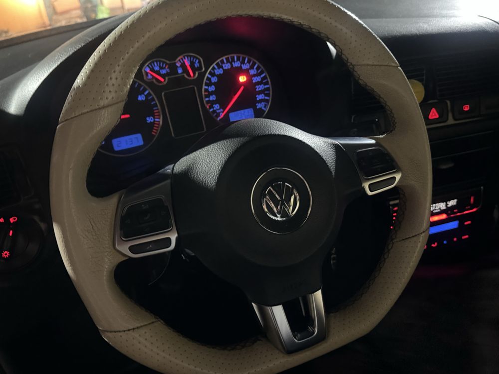 Vendo VW Golf 4