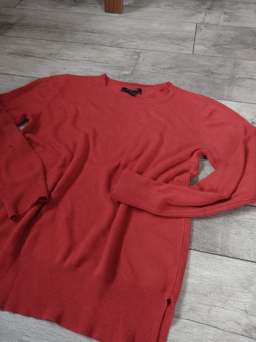 Czerwony dasmki sweter