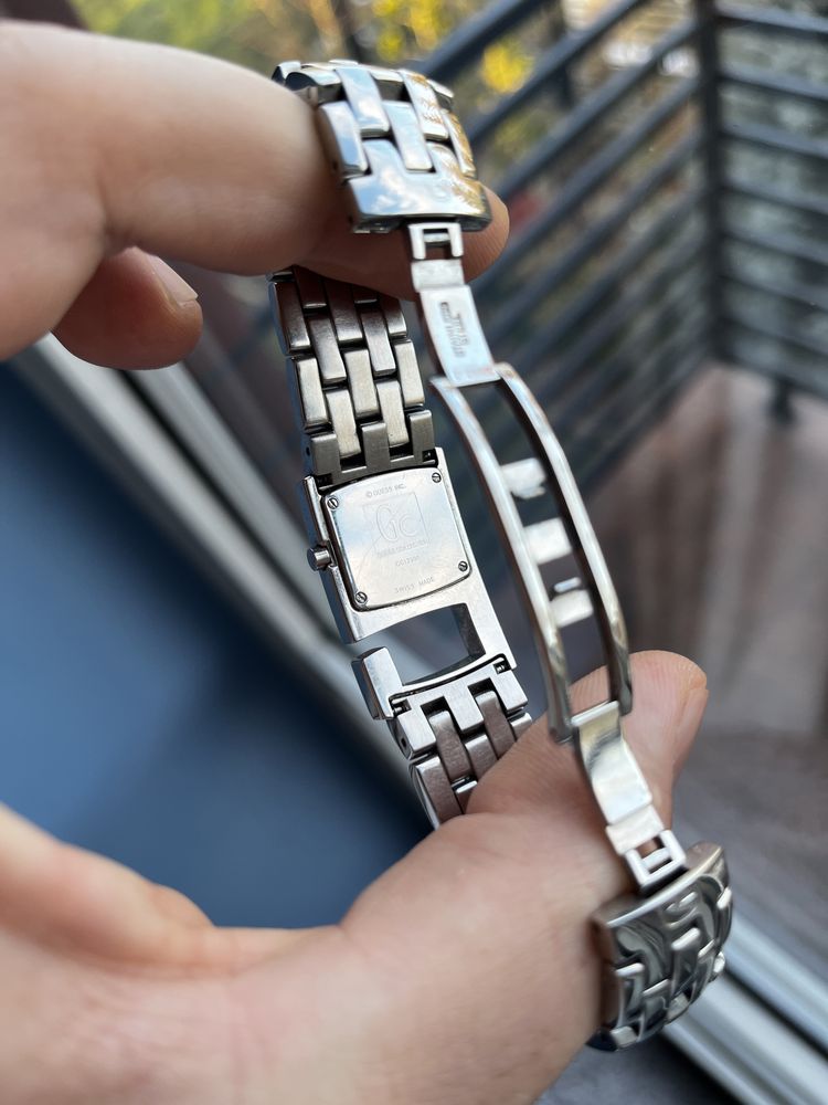 Zegarek damski Guess swiss made