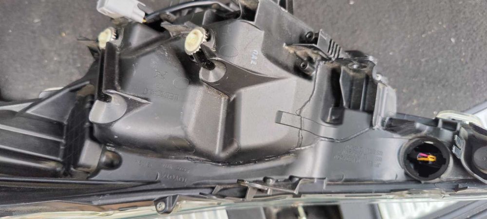 Левая правая фара Toyota Prius IV кузов 50 2016 2017 2018 Америка