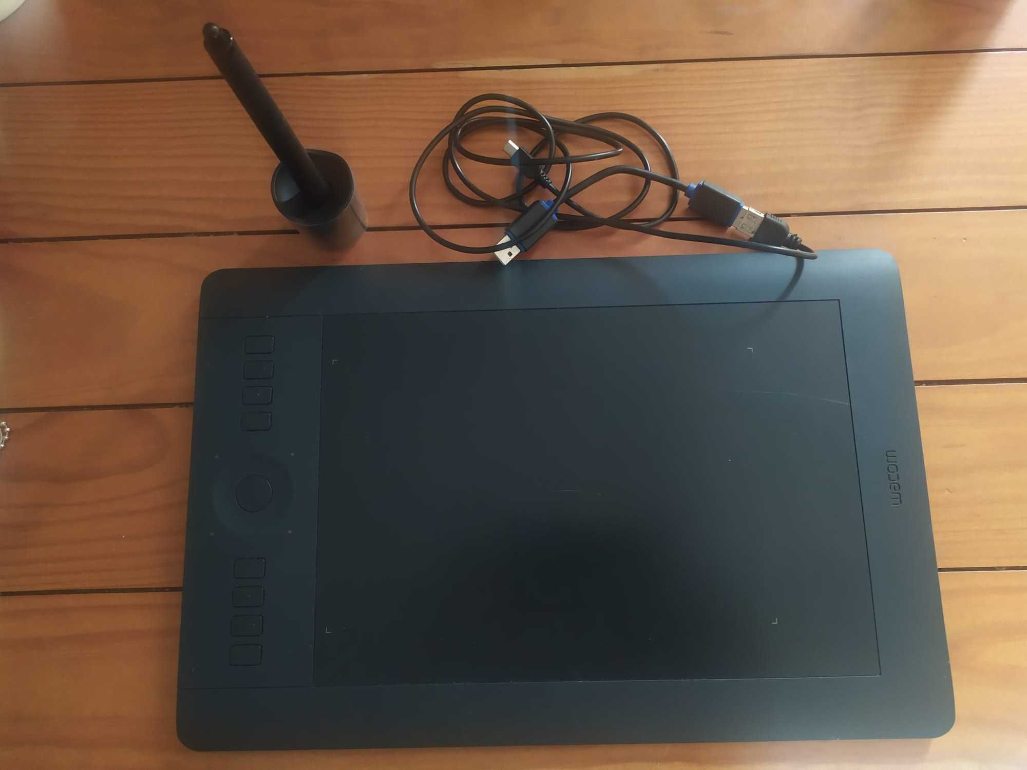 Wacom Intuos Pro M - INOPERATIVO