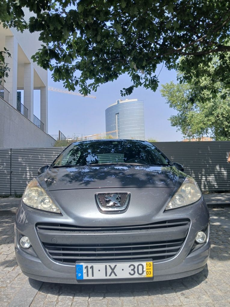 Peugeot 207 cinzento