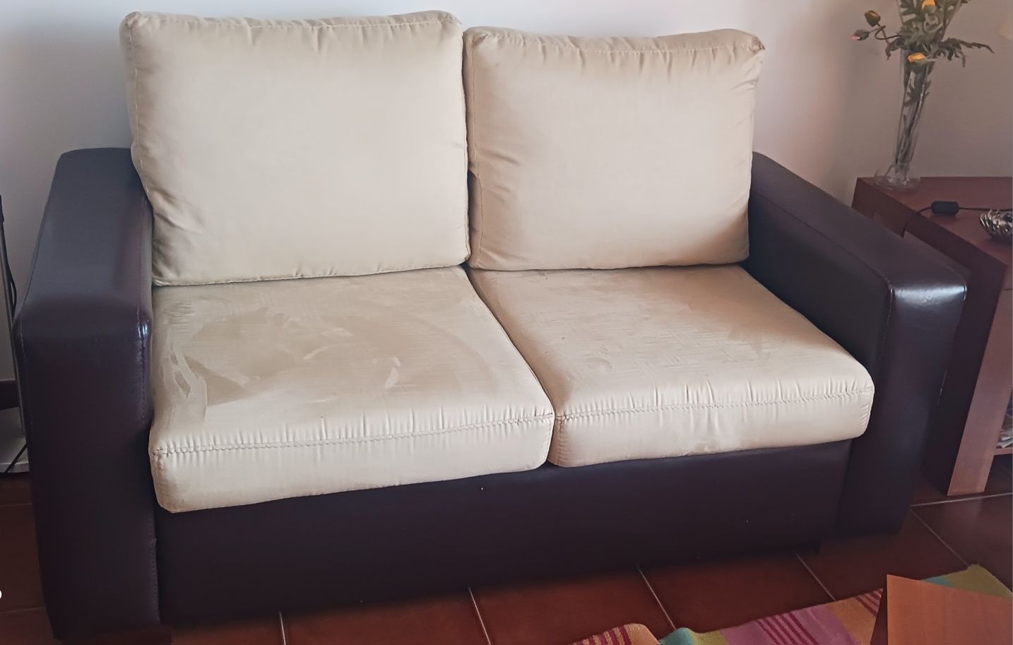 Vendo sofa de 2 lugares