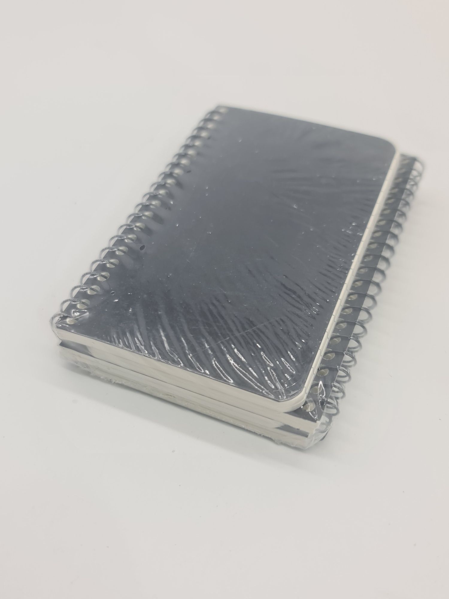 Conjunto de 4 cadernos de apontamentos - novos