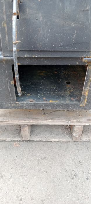 Печь- буржуйка фирмы ICARE с теплообменником.