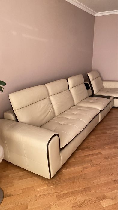 Шкіряний диван бежевий