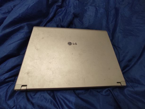 Продам ноутбук старої моделі LG