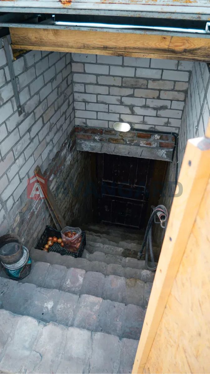Продам современный дом в тихом центре