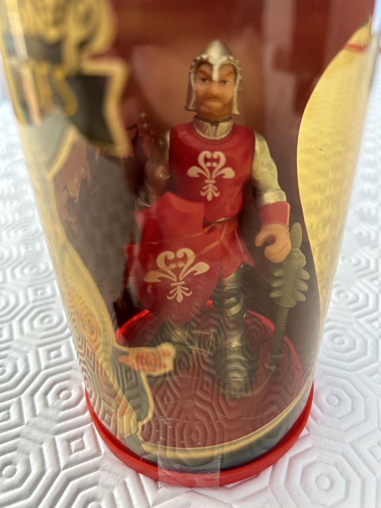 Cavaleiro vermelho + ajudante! Coleção merlin disney heroes famosa!