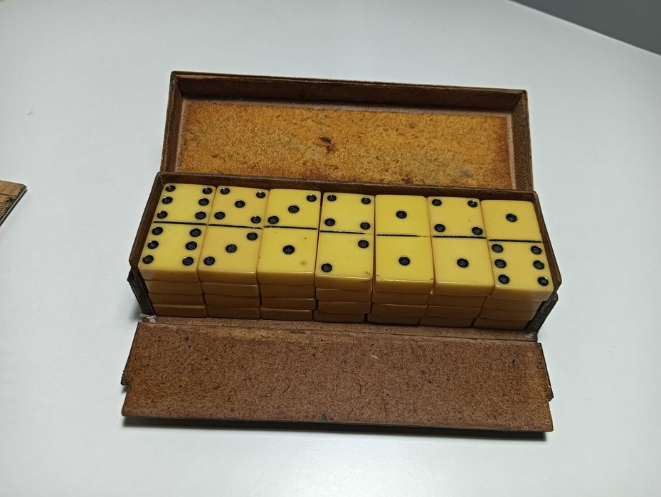 Bakelitowe domino vintage PRL w oryginalnym pudełku