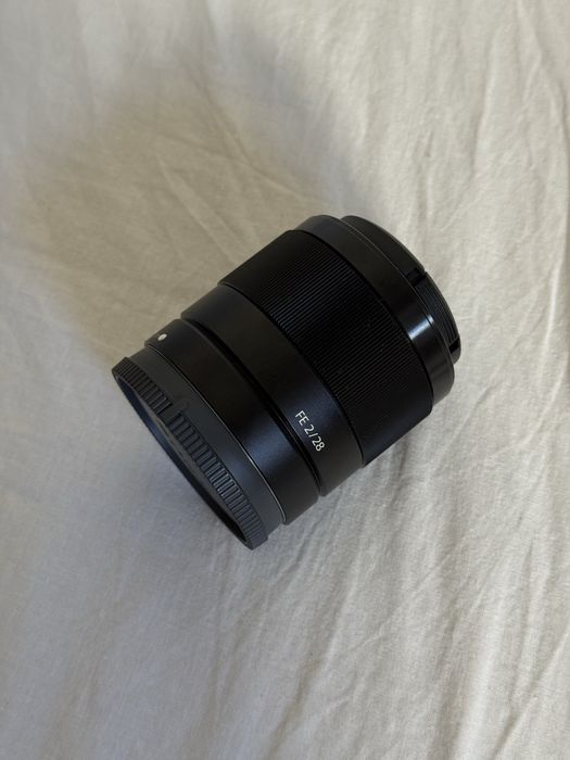 Objetiva Sony 28mm f/2