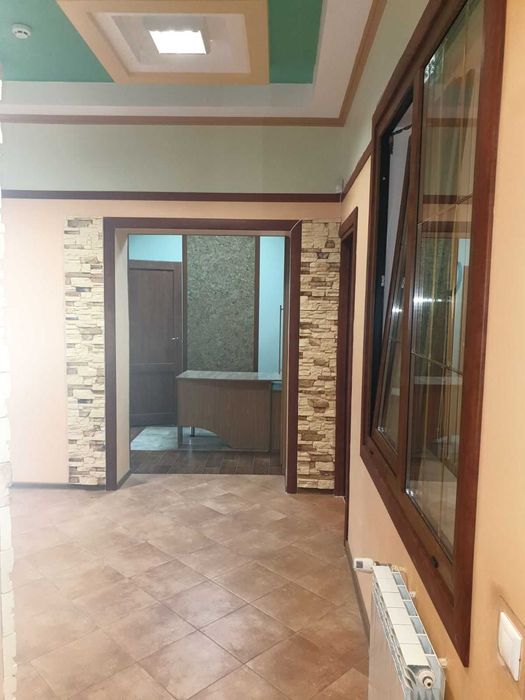 Здається в оренду офісне приміщення в м.Новояворівськ.