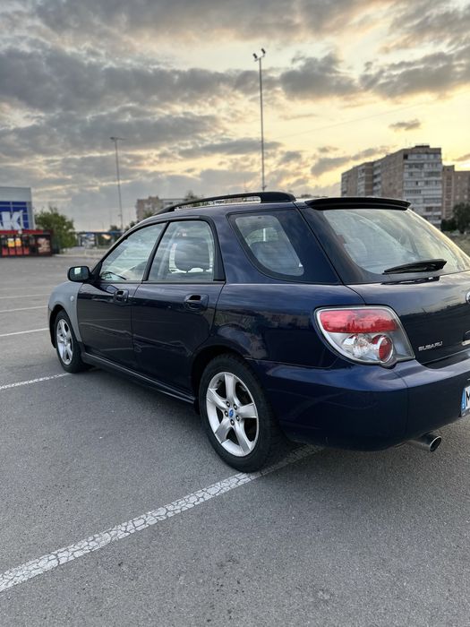 Продам машину subaru impeza 2005