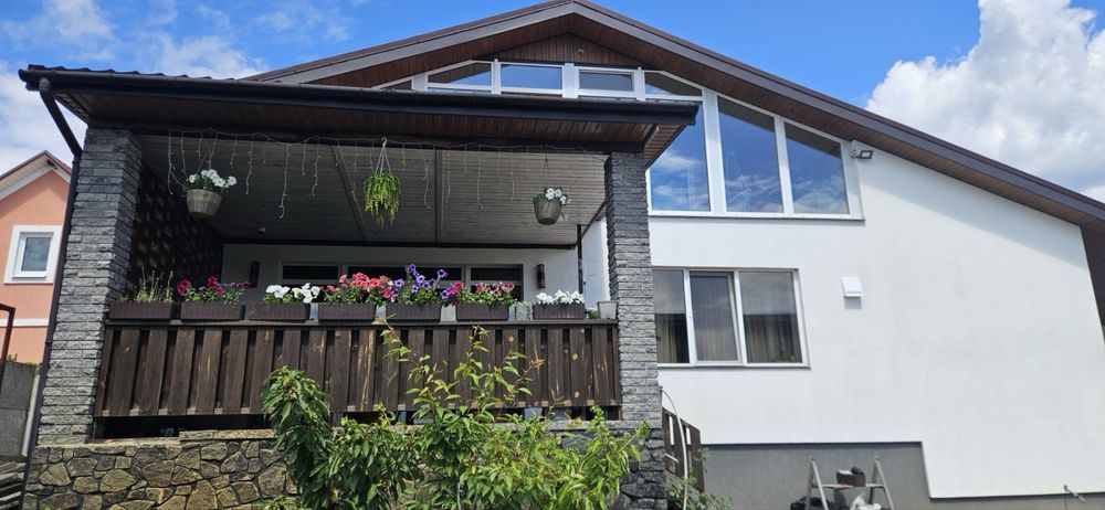 Продаж 2 будинків в мальовничому Свидівку з ремонтом та лазнею