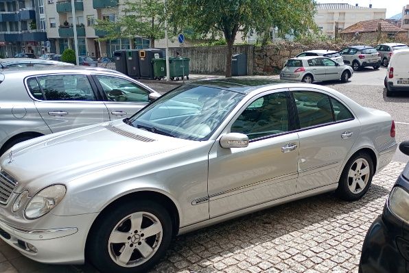 Mercedes Benz E 220CDI Nacional Prateado Auto Full extras de 2002