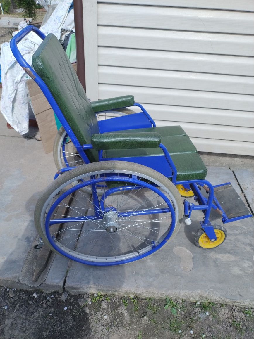Інвалідний візок з туалетом