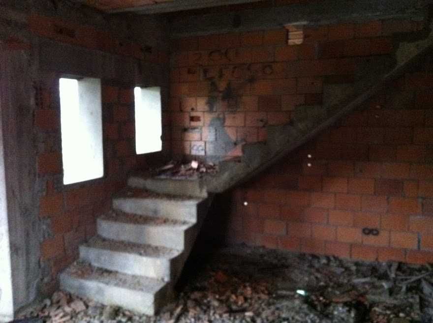 moradia t4 em construcao em lugar de folgosa  parada de todeia