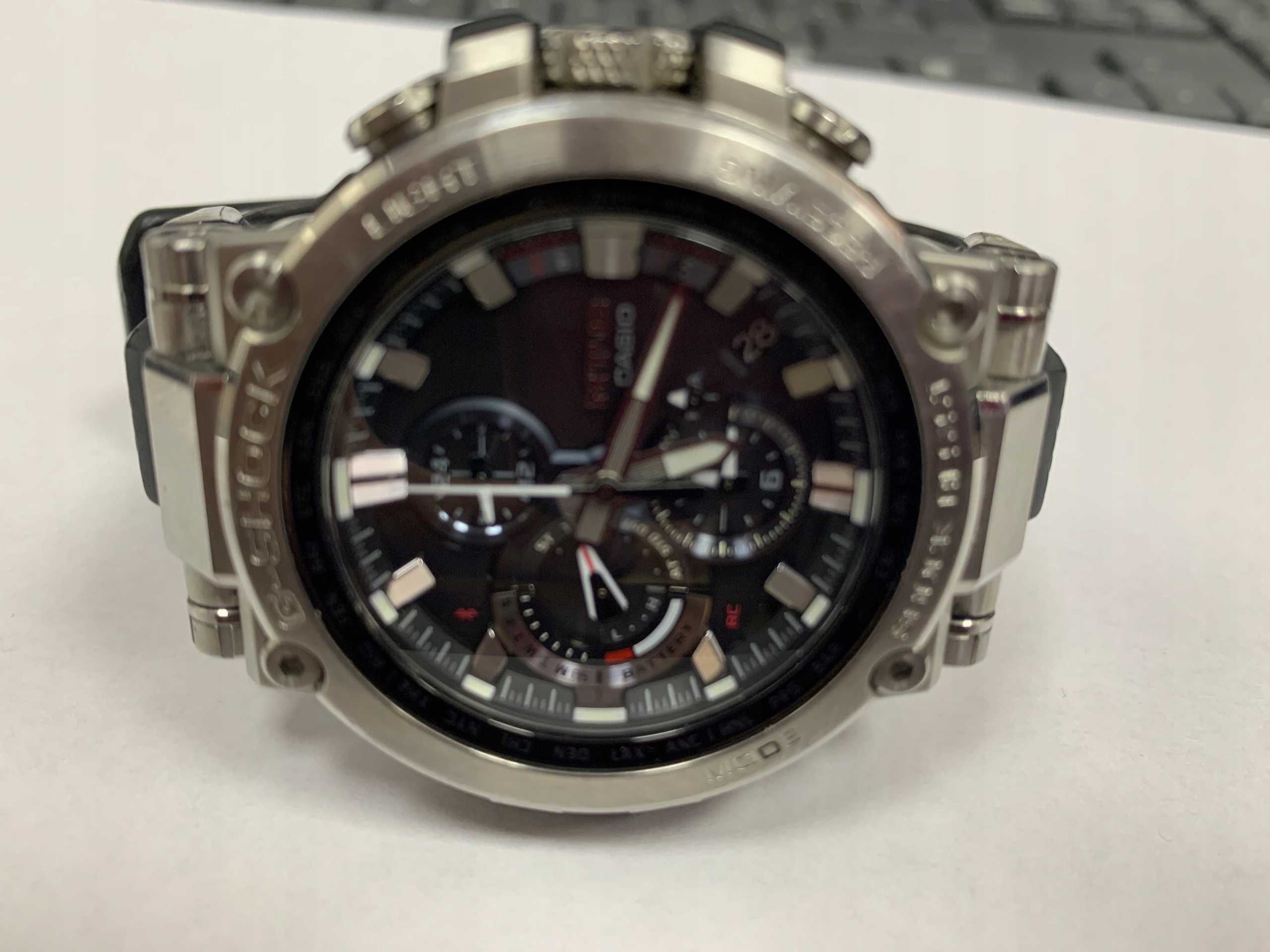 Casio zegarek męski MTG-B1000-1AER srebrny bardzo ładny OKAZJA