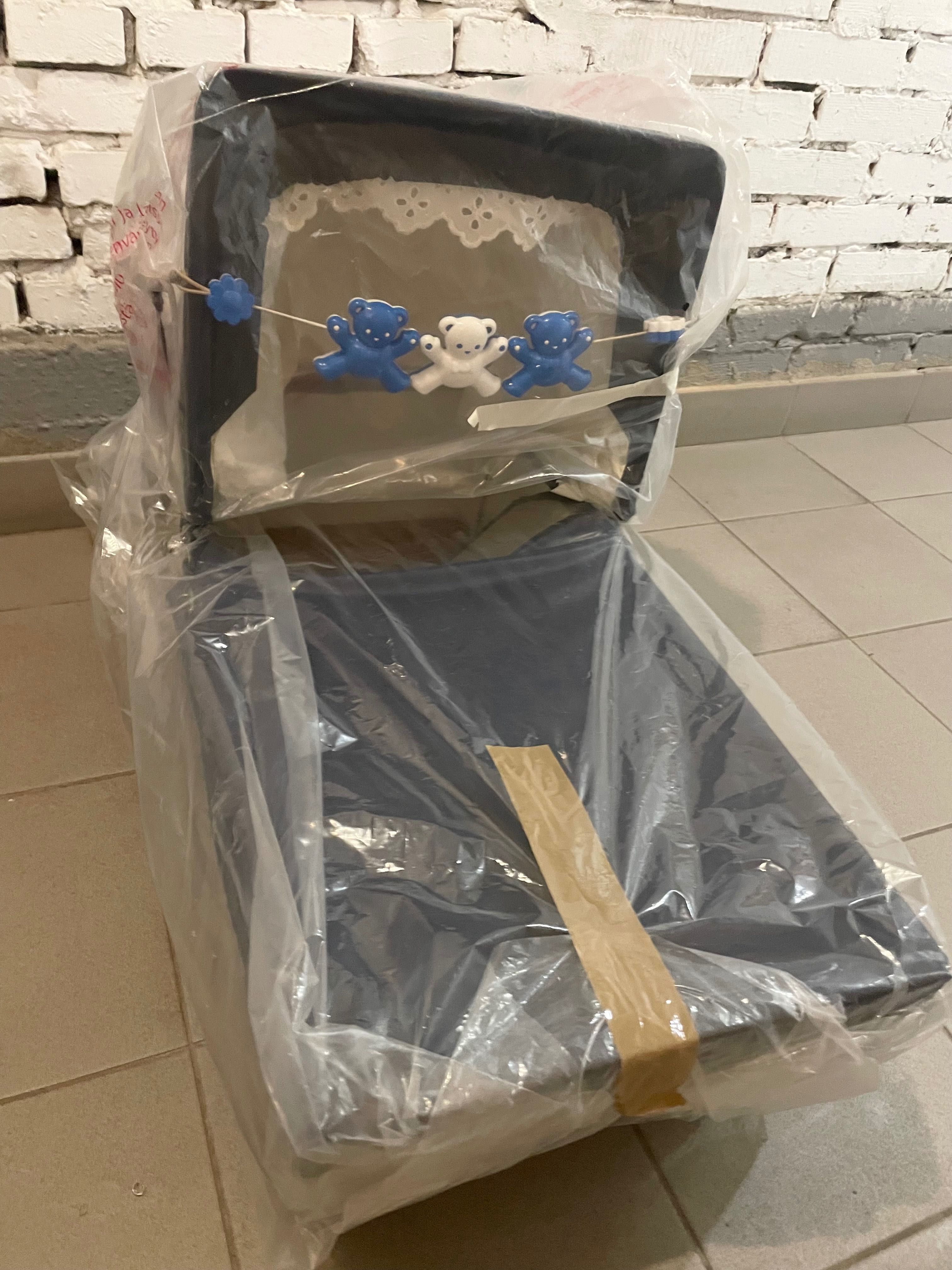Wózek Retro granatowy z budą w dobrym stanie. Złożony.