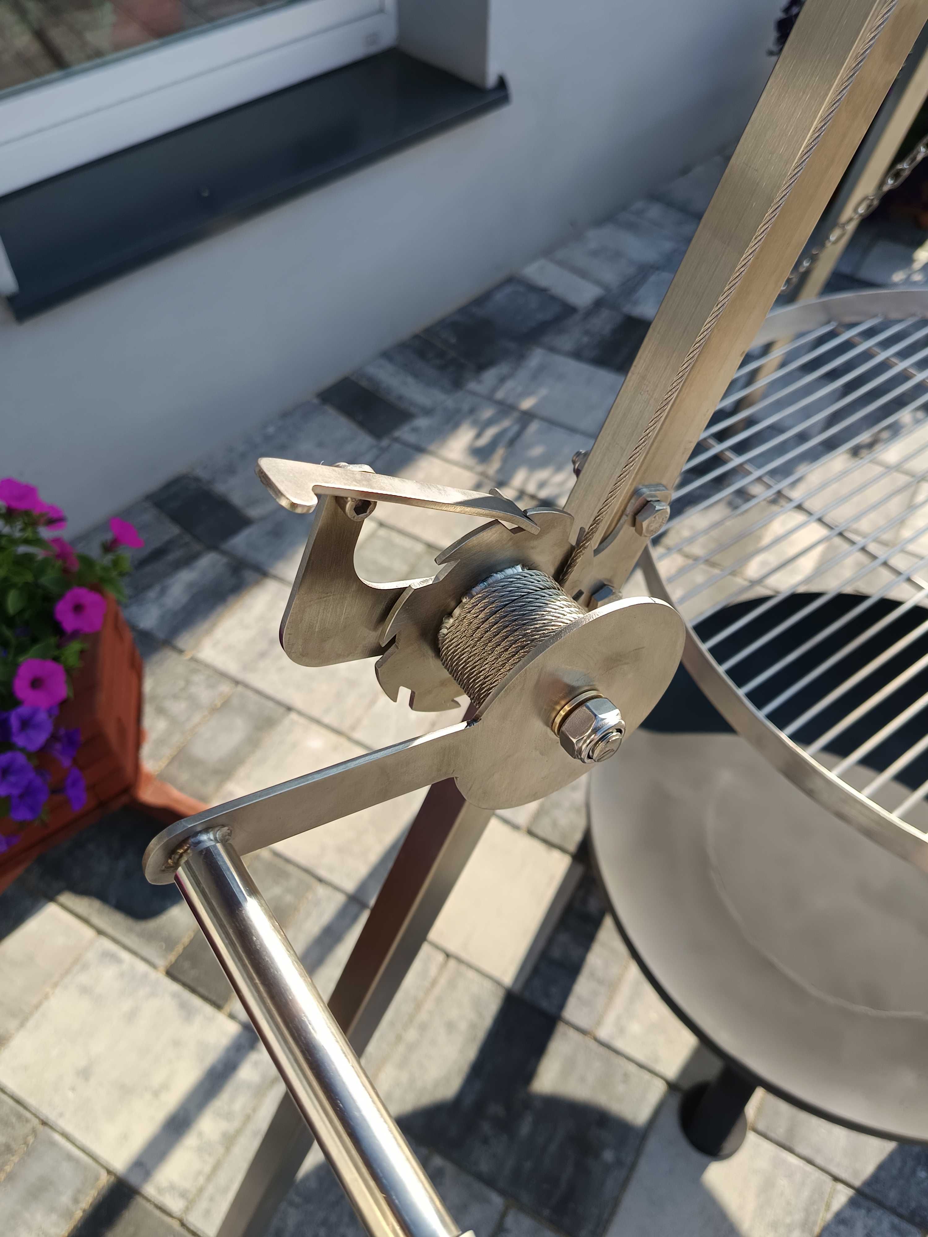 Grill trójnóg stal nierdzewna plus palenisko
