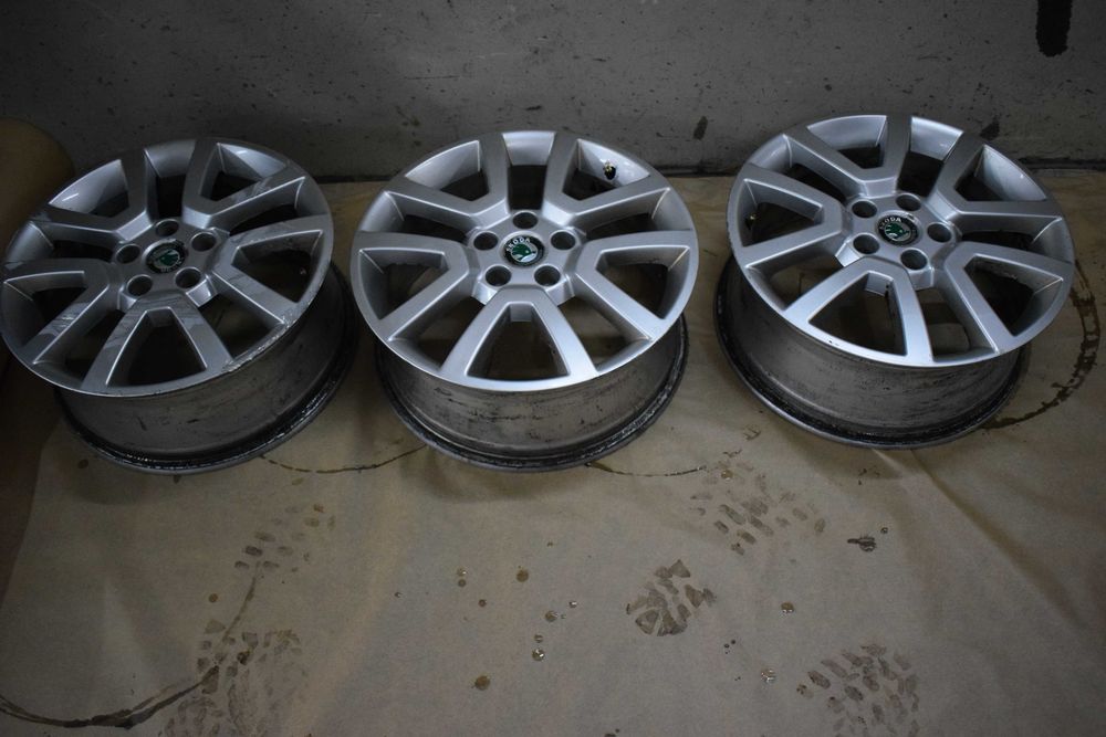 felga aluminiowa SKODA YETI 5L 5X112 17 R17 ET 45 7" . 5L0.601025A