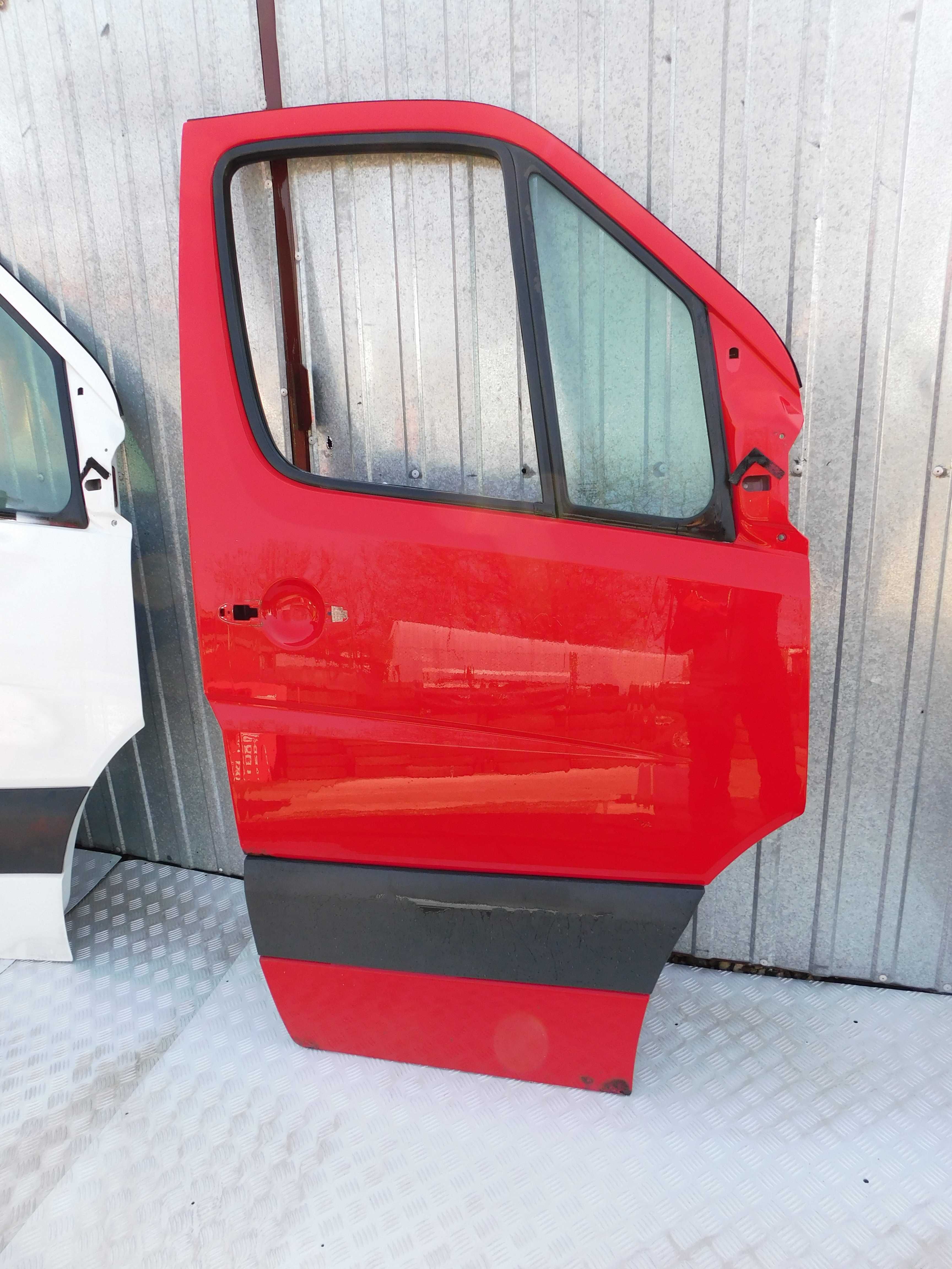 Mercedes Sprinter 906 VW Crafter drzwi prawe pasażera przód czerwone