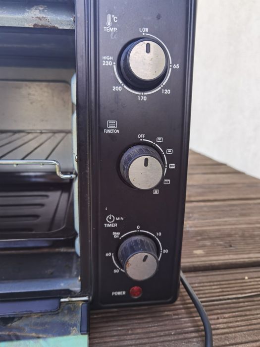 Piekarnik grill przenośny.