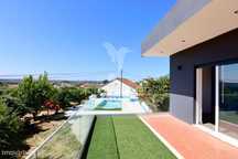 Moradia T5 com piscina