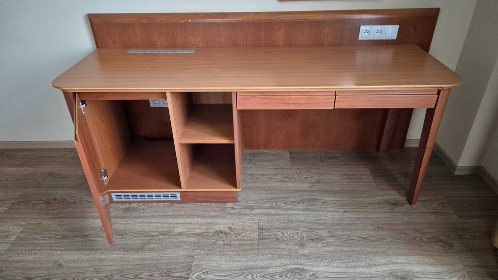 Duże Biurko Hotelowe / Recepcja z Szafką i Przygotowaniem pod Lodówkę
