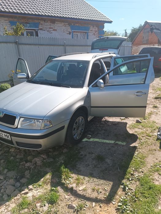 Шкода Октавія тур в доброму стані