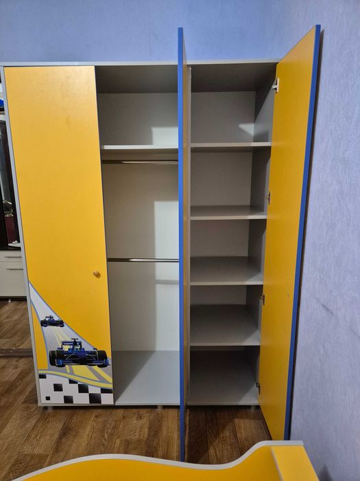 Дитячі меблі, ліжко, шкаф